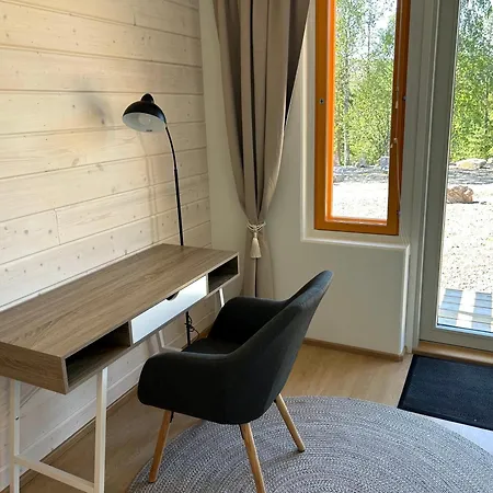 Aihkisokka B לוסטו